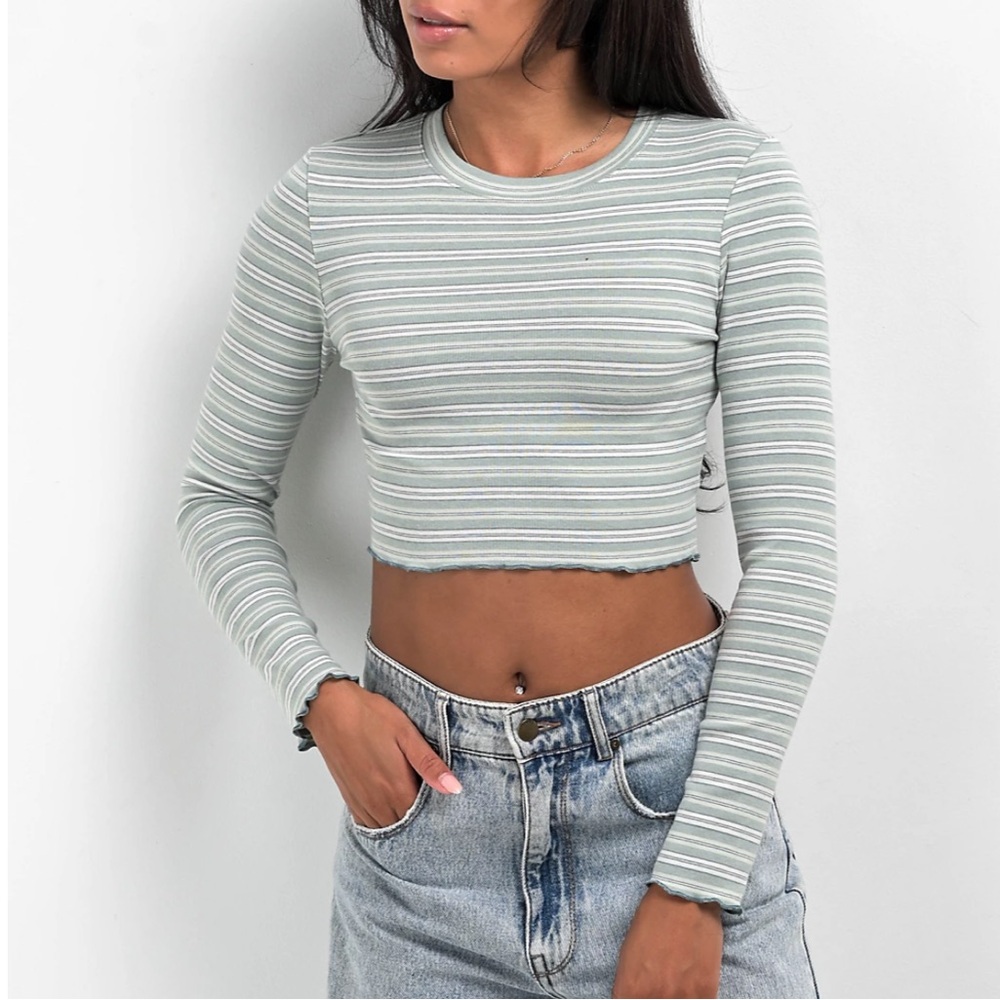 Never worn Zine shirt - long sleeve crop top - grunge - fall clothes